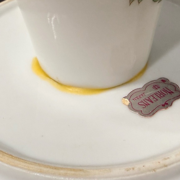 NORLEANS Cake Stand with Strawberries and Butterflies - Picture 11 of 14